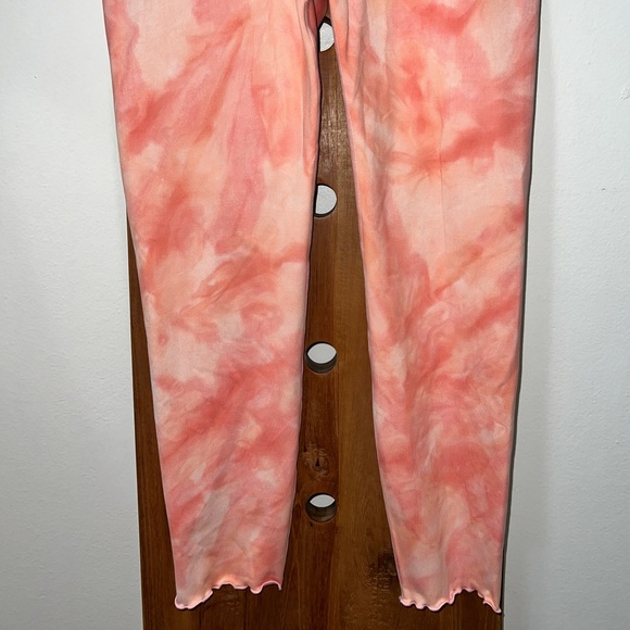 CARBON38 Super Soft Tie Dye 7/8 Legging in Baby Pink Tonal - Picture 8 of 13